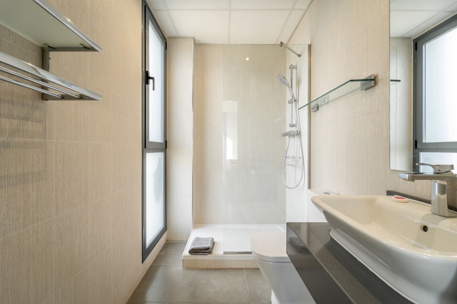 4 bedroom Villa for sale in Marbella with pool garage - € 1,595,000 (Ref: 9494351)