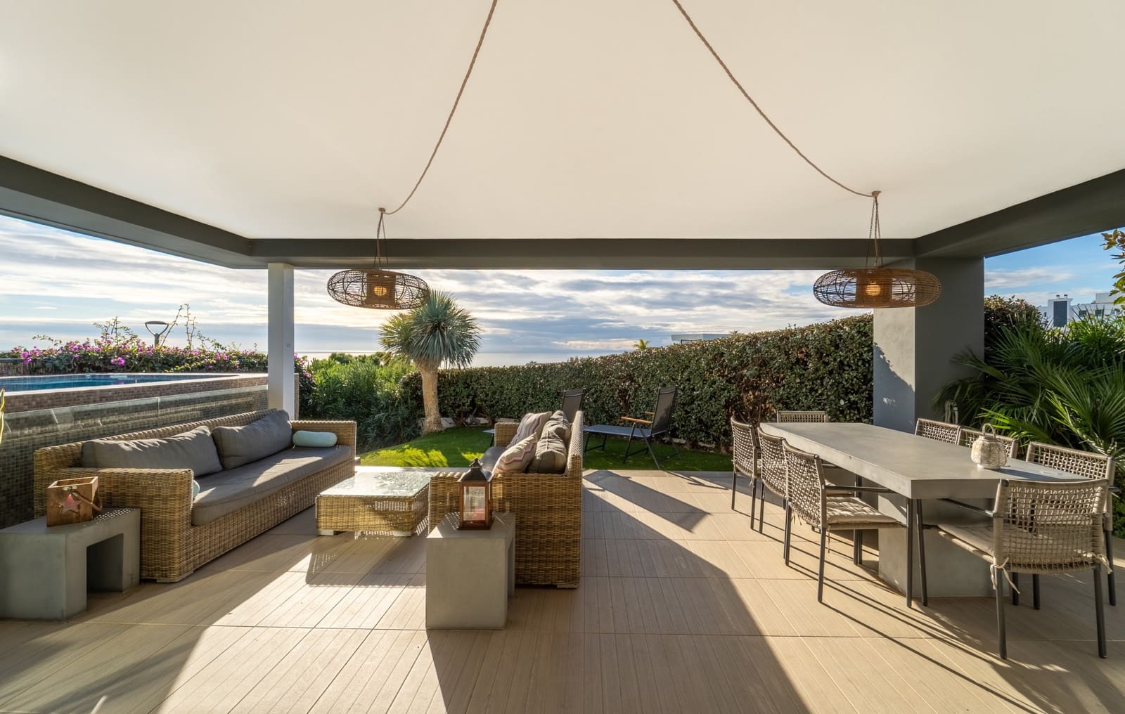 4 bedroom Villa for sale in Marbella with pool garage - € 1,595,000 (Ref: 9494351)