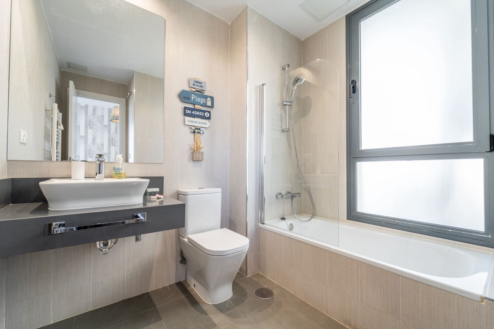 4 bedroom Villa for sale in Marbella with pool garage - € 1,595,000 (Ref: 9494351)