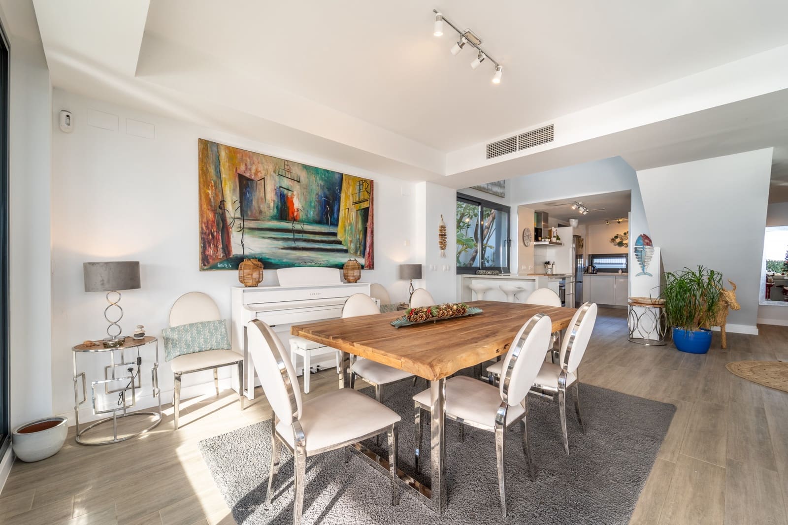 4 bedroom Villa for sale in Marbella with pool garage - € 1,595,000 (Ref: 9494351)