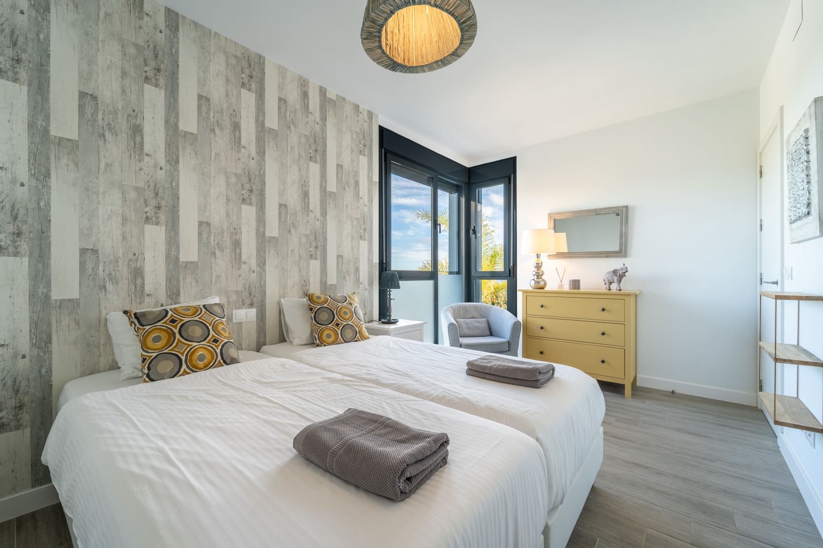 4 bedroom Villa for sale in Marbella with pool garage - € 1,595,000 (Ref: 9494351)