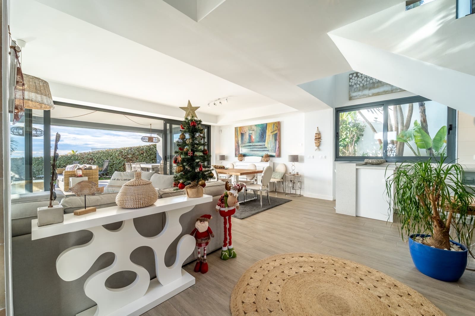 4 bedroom Villa for sale in Marbella with pool garage - € 1,595,000 (Ref: 9494351)