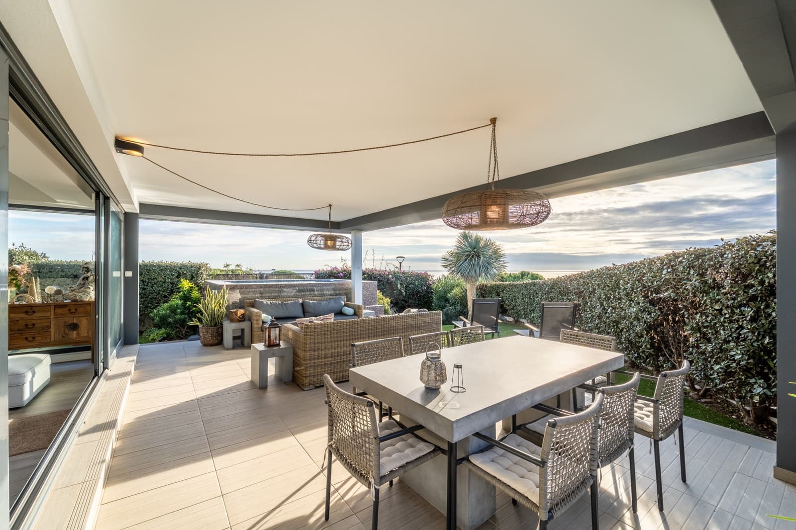 4 bedroom Villa for sale in Marbella with pool garage - € 1,595,000 (Ref: 9494351)