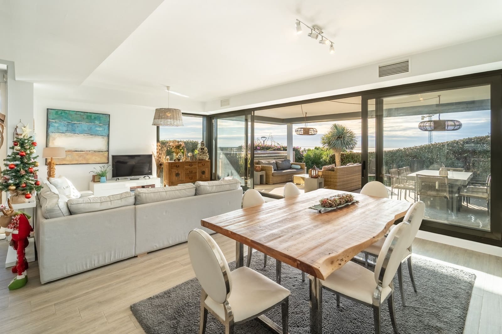 4 bedroom Villa for sale in Marbella with pool garage - € 1,595,000 (Ref: 9494351)