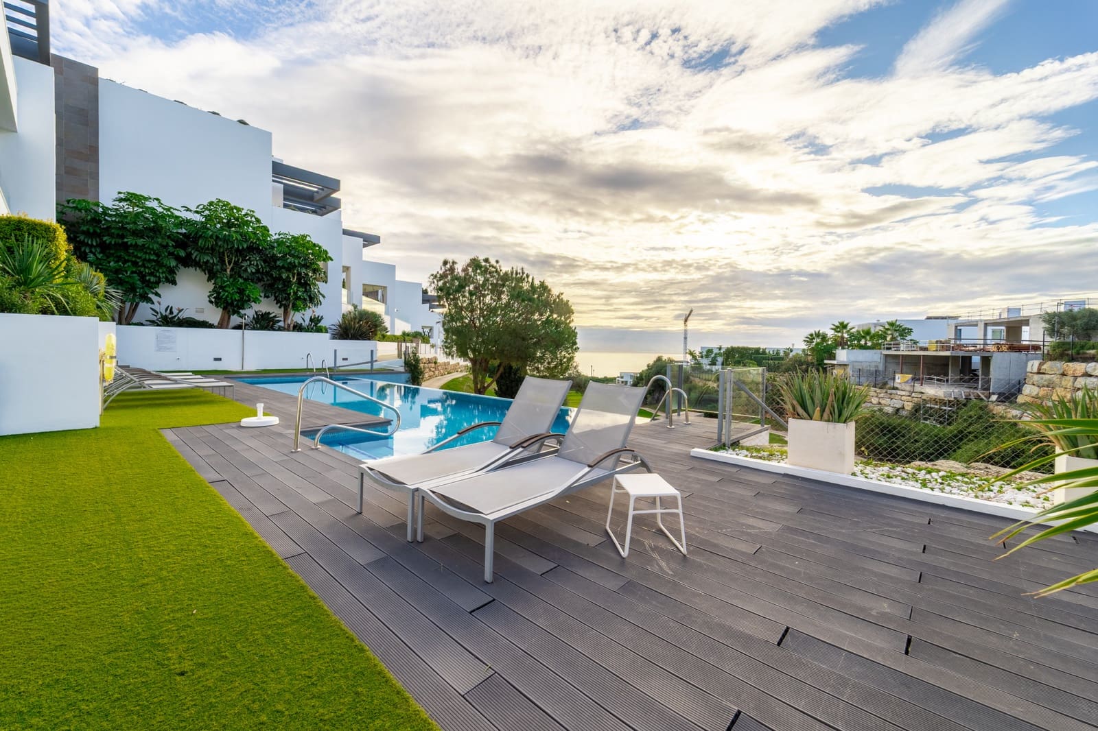 4 bedroom Villa for sale in Marbella with pool garage - € 1,595,000 (Ref: 9494351)
