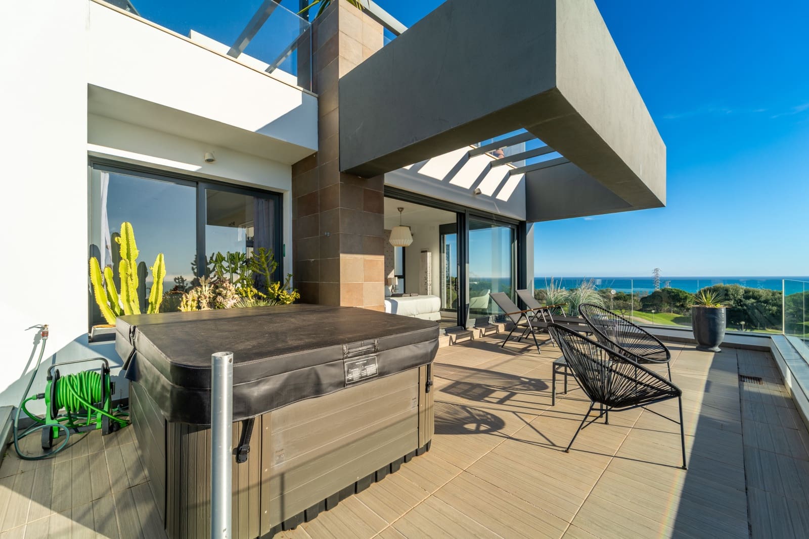 4 sypialnia Willa na sprzedaż w Marbella z basenem garażem - 1 595 000 € (Ref: 9494351)