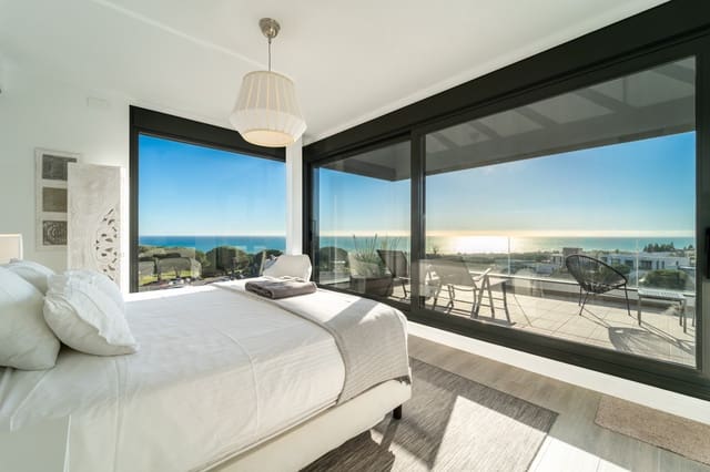 4 slaapkamer Villa te koop in Marbella met zwembad garage - € 1.595.000 (Ref: 9494351)