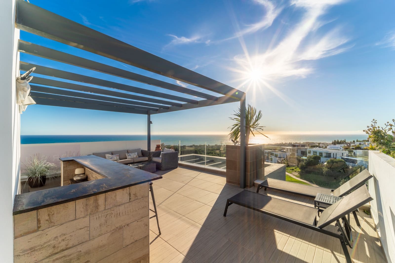 4 sypialnia Willa na sprzedaż w Marbella z basenem garażem - 1 595 000 € (Ref: 9494351)