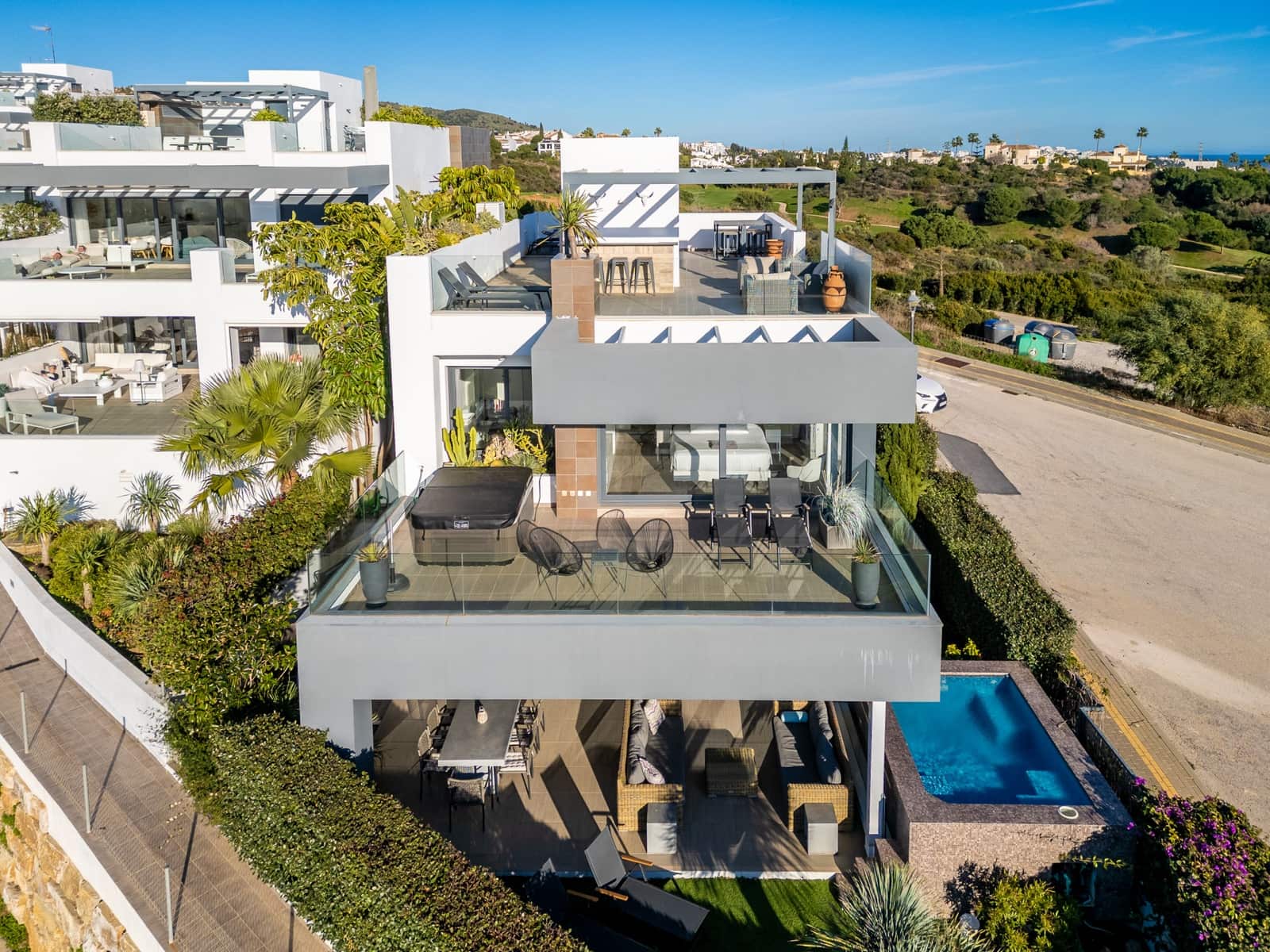 4 sypialnia Willa na sprzedaż w Marbella z basenem garażem - 1 595 000 € (Ref: 9494351)