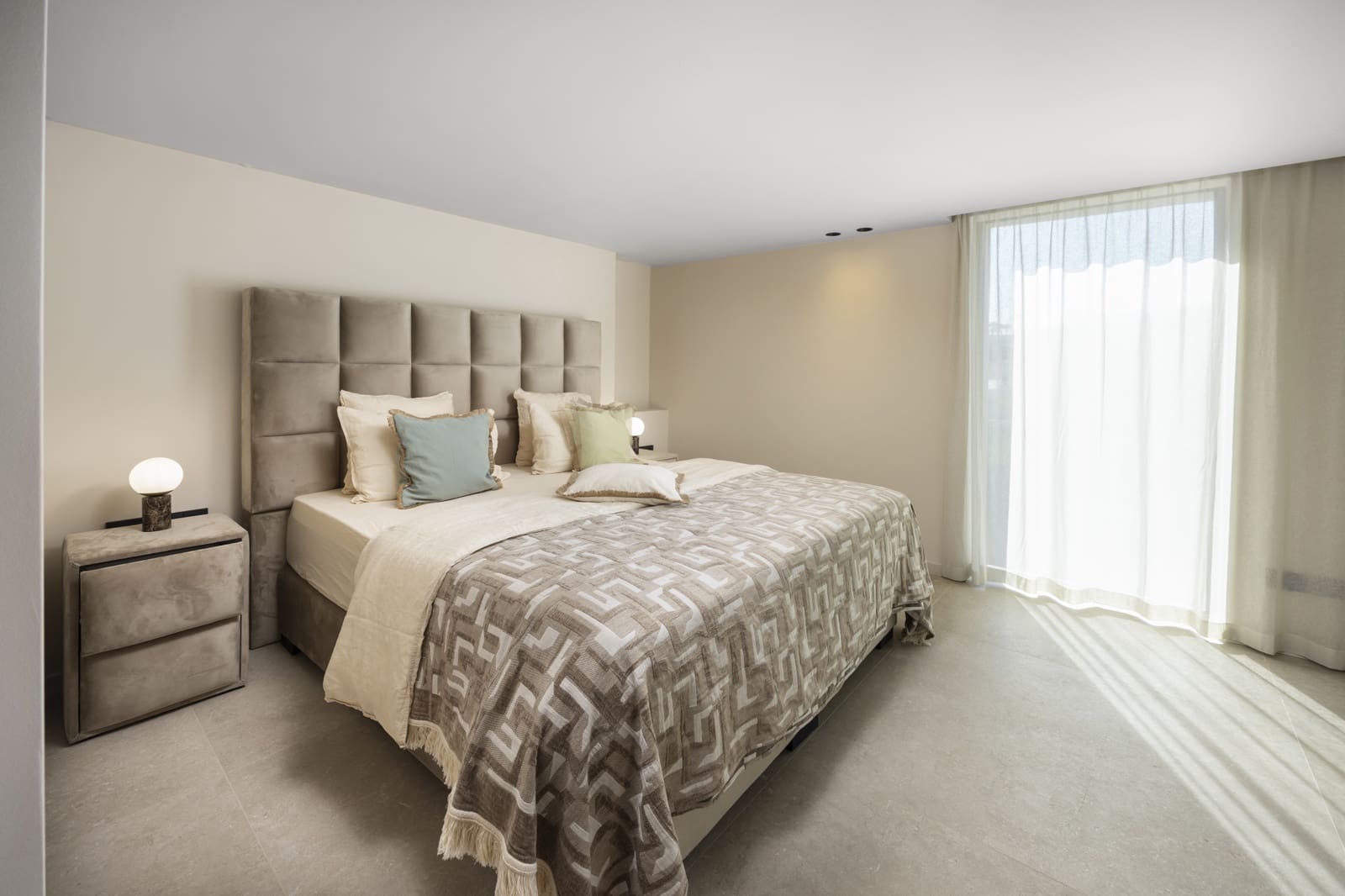 5 bedroom Villa for sale in Marbella with pool garage - € 4,999,500 (Ref: 9494352)