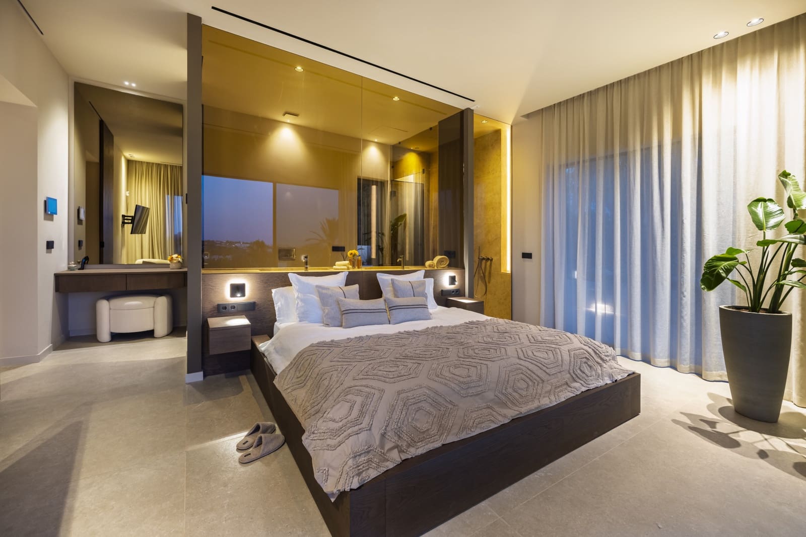 5 bedroom Villa for sale in Marbella with pool garage - € 4,999,500 (Ref: 9494352)