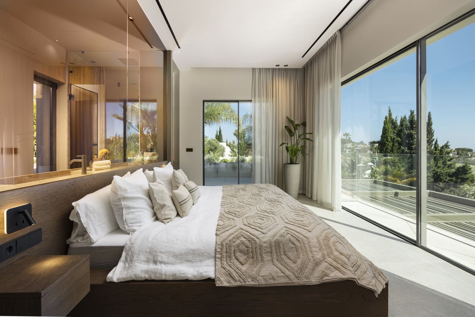 5 bedroom Villa for sale in Marbella with pool garage - € 4,999,500 (Ref: 9494352)