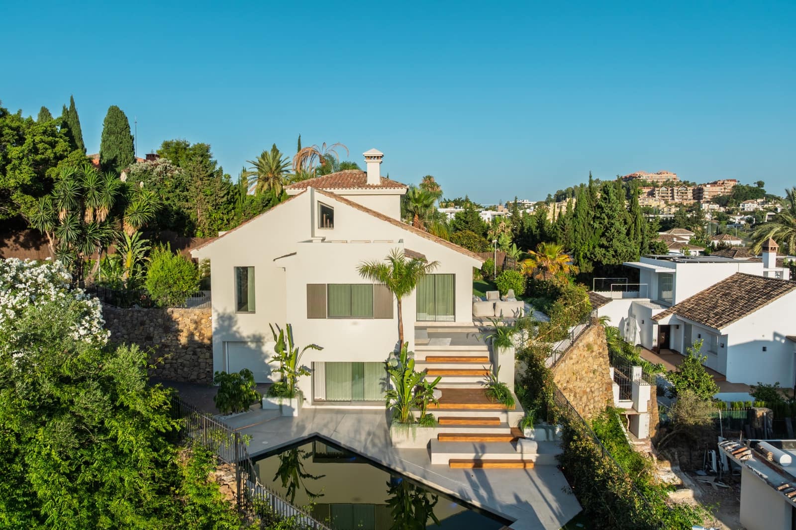 5 bedroom Villa for sale in Marbella with pool garage - € 4,999,500 (Ref: 9494352)