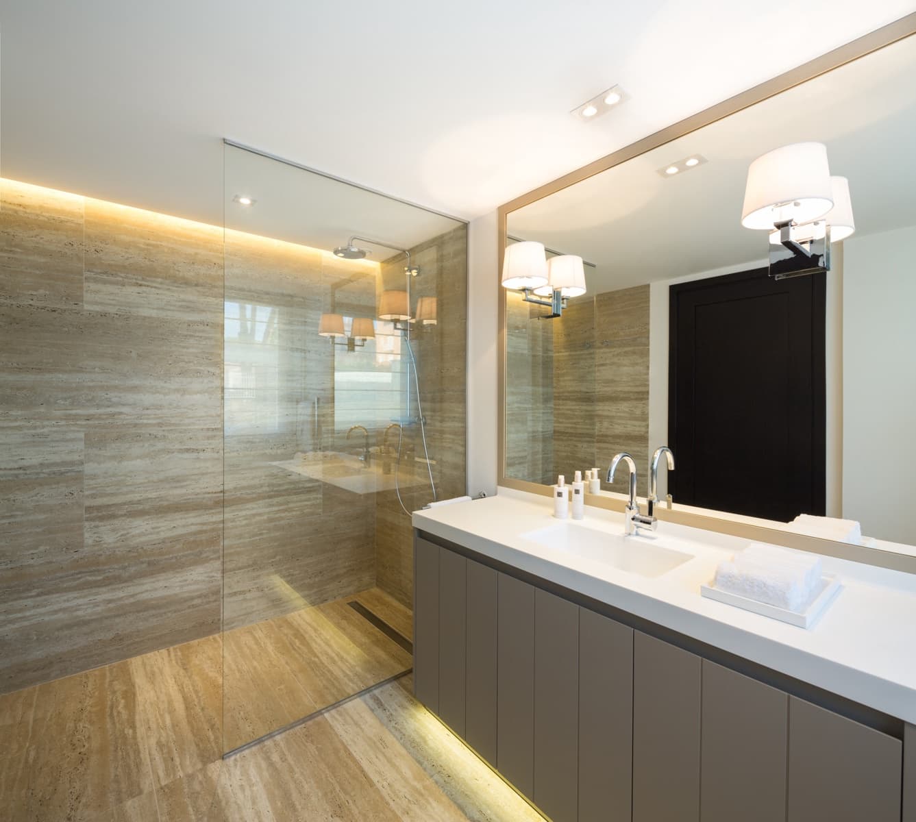 5 bedroom Villa for sale in Nueva Andalucia with pool garage - € 4,495,000 (Ref: 9496996)