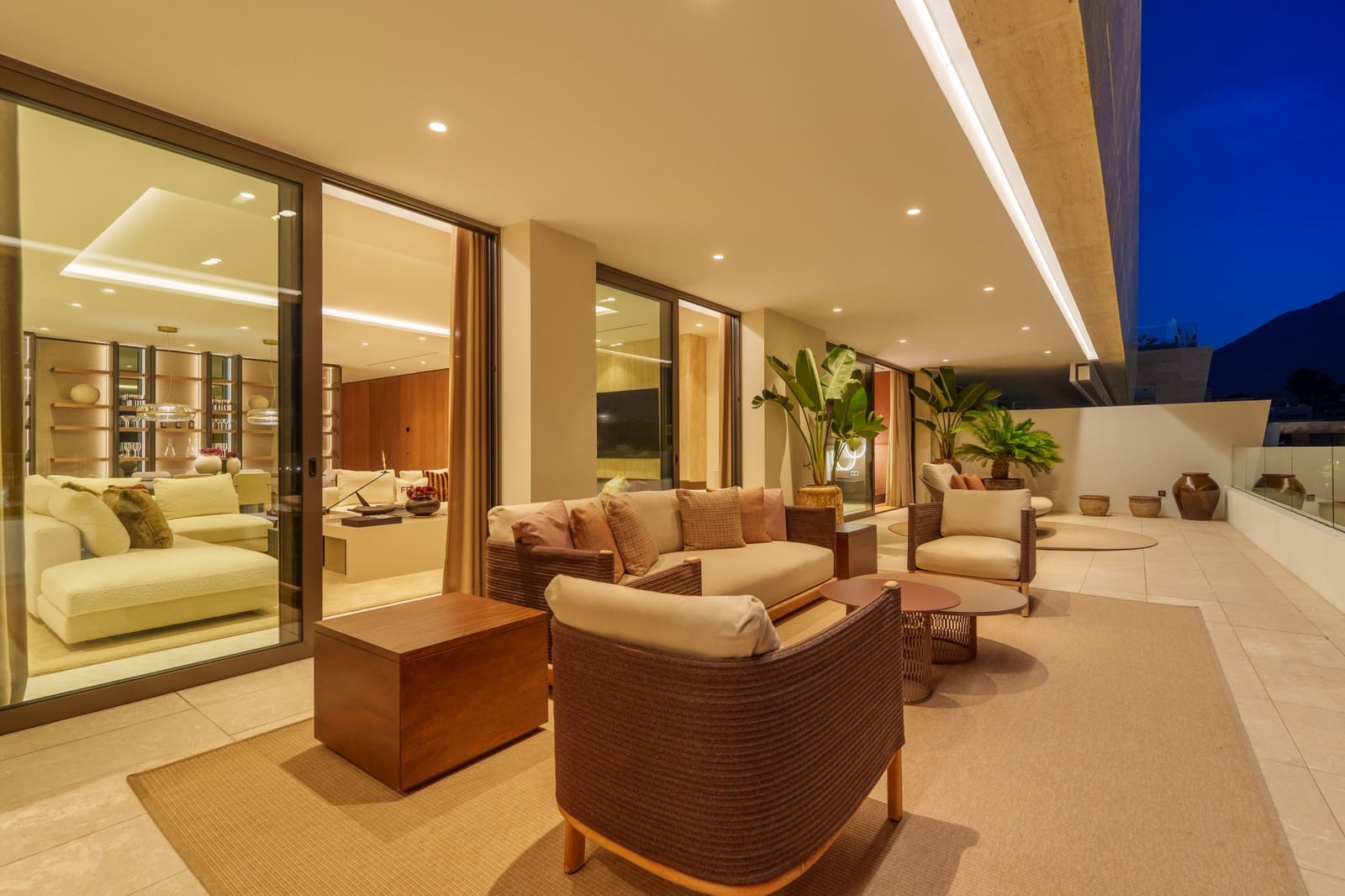 4 bedroom Villa for sale in Golden Mile with pool garage - € 11,900,000 (Ref: 9496999)