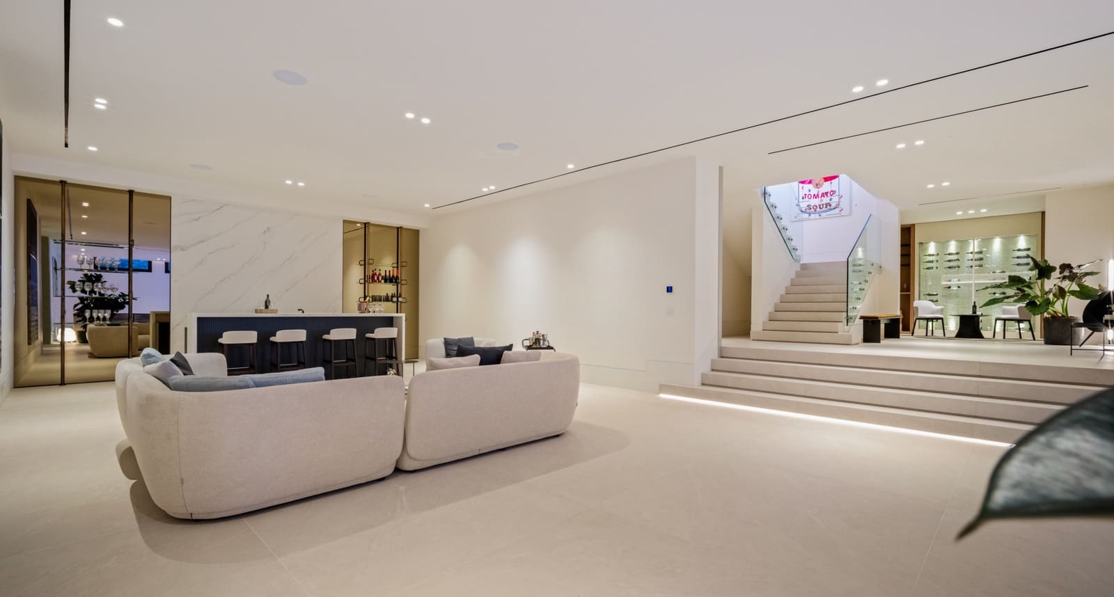 6 bedroom Villa for sale in Benahavis with pool garage - € 8,450,000 (Ref: 9502095)