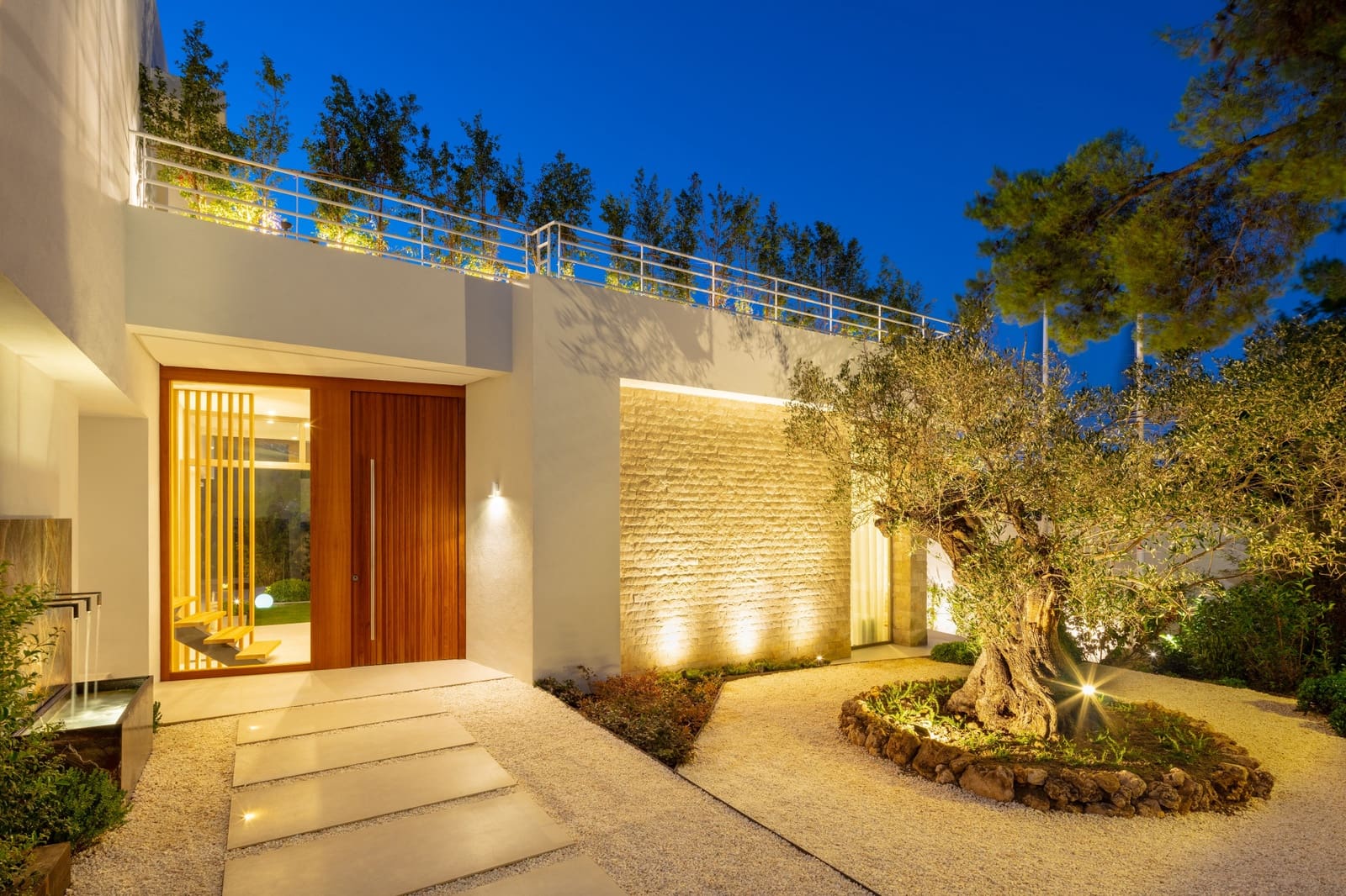 5 bedroom Villa for holiday rental in Nueva Andalucia with pool garage - € 7,000 (Ref: 9503392)