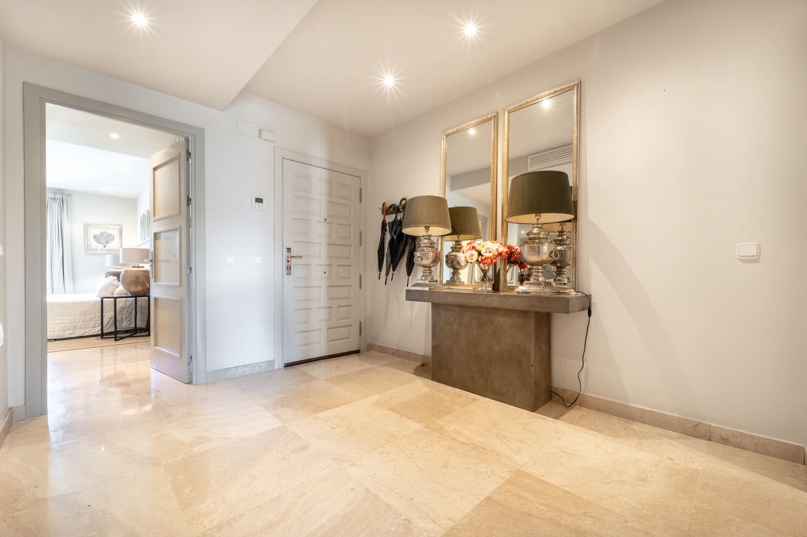 2 soveværelse Penthouse til salg i Marbella med swimmingpool garage - € 2.900.000 (Ref: 9508658)