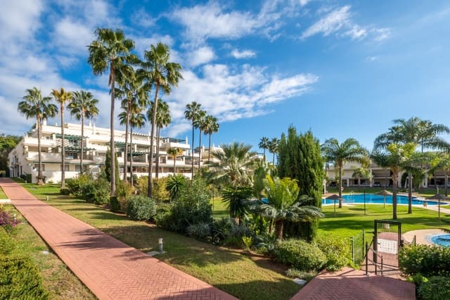 2 soverom Leilighet til salgs i Nueva Andalucia, Marbella med svømmebasseng garasje - € 689 000 (Ref: 9513302)