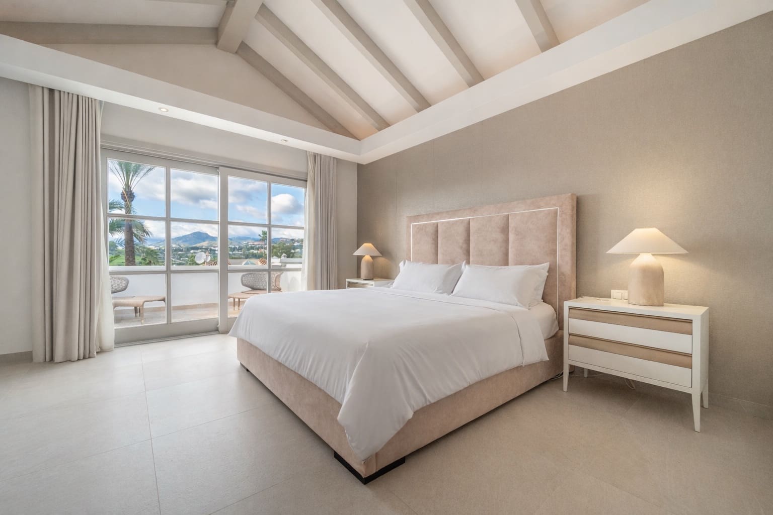 6 bedroom Villa for sale in Marbella with pool garage - € 4,500,000 (Ref: 9513303)