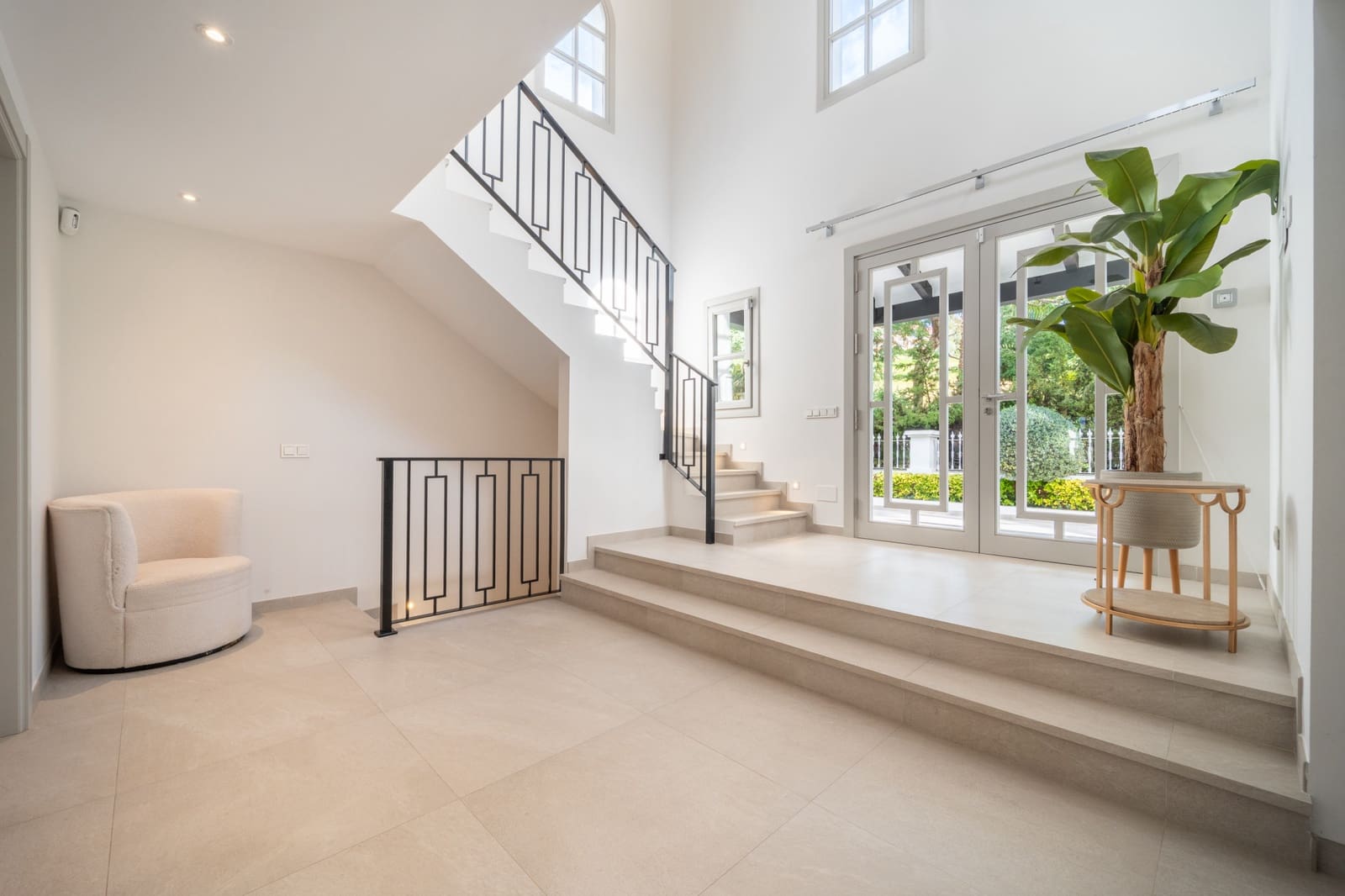 6 bedroom Villa for sale in Marbella with pool garage - € 4,500,000 (Ref: 9513303)