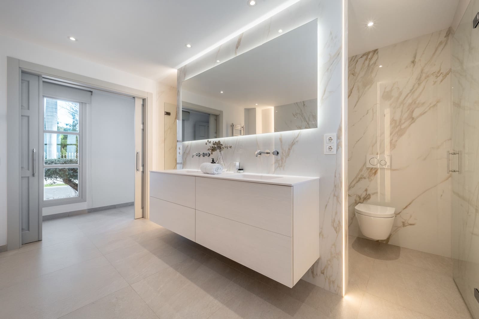 6 bedroom Villa for sale in Marbella with pool garage - € 4,500,000 (Ref: 9513303)