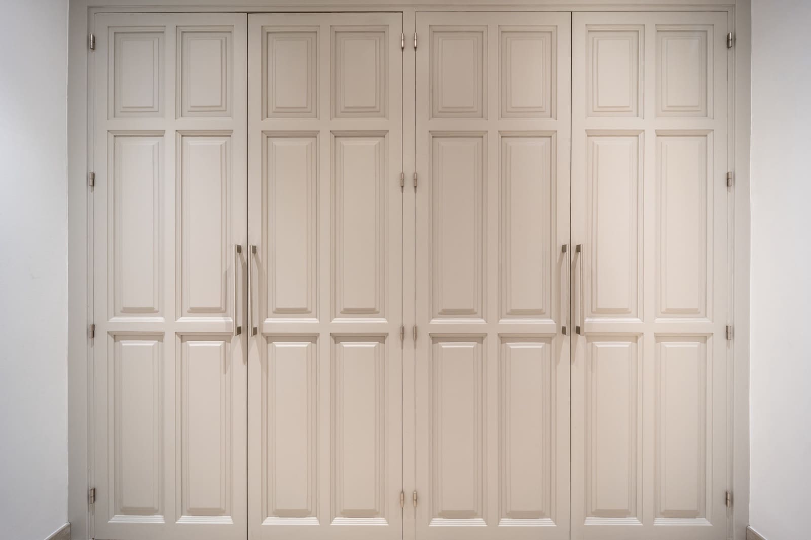 6 bedroom Villa for sale in Marbella with pool garage - € 4,500,000 (Ref: 9513303)