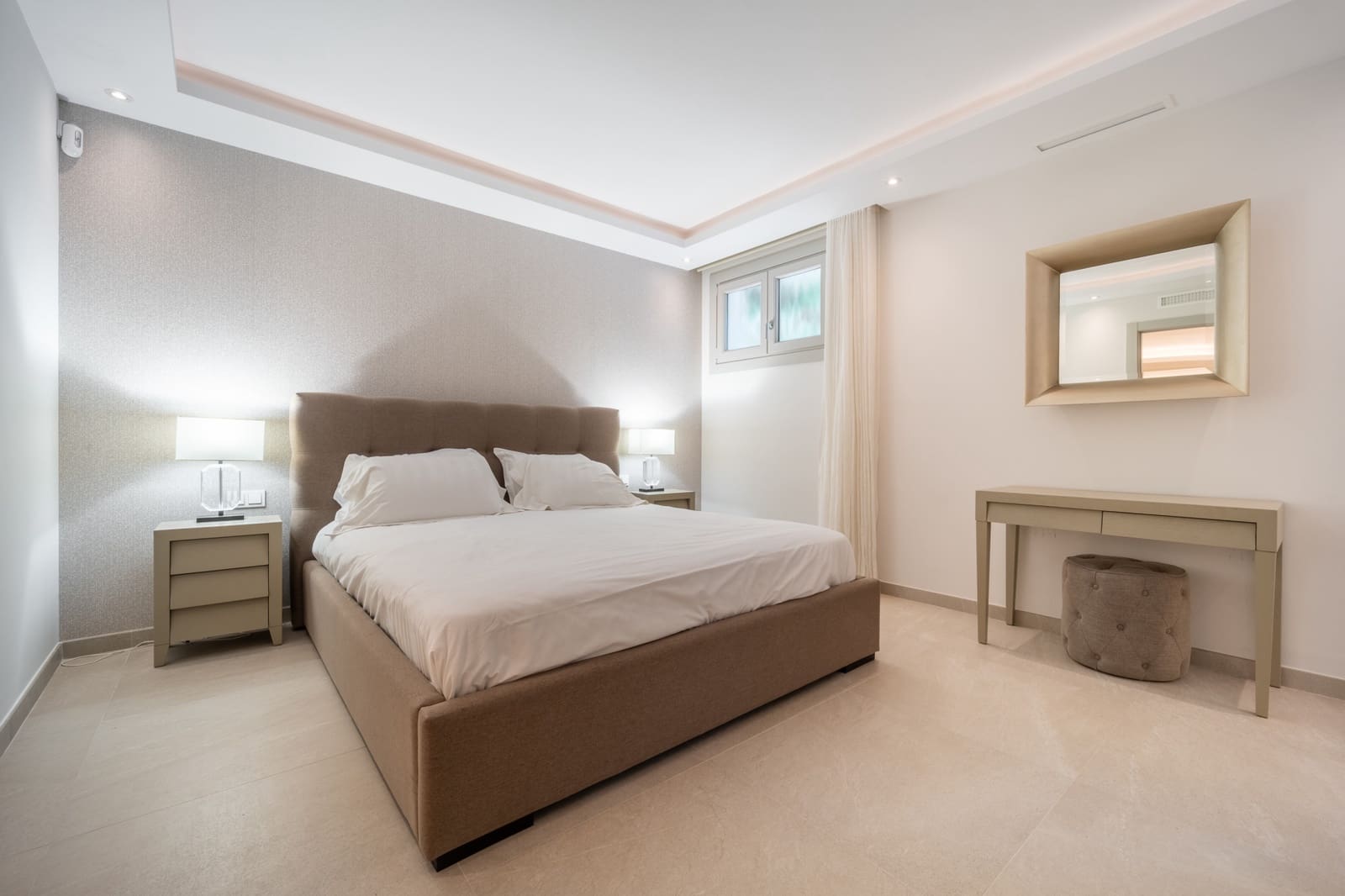 6 bedroom Villa for sale in Marbella with pool garage - € 4,500,000 (Ref: 9513303)