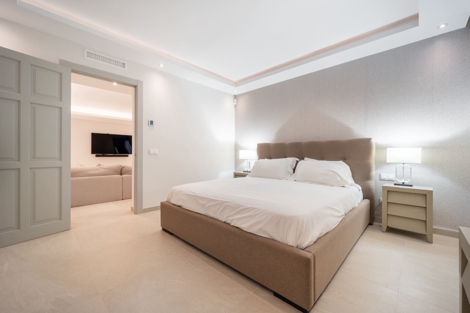 6 bedroom Villa for sale in Marbella with pool garage - € 4,500,000 (Ref: 9513303)