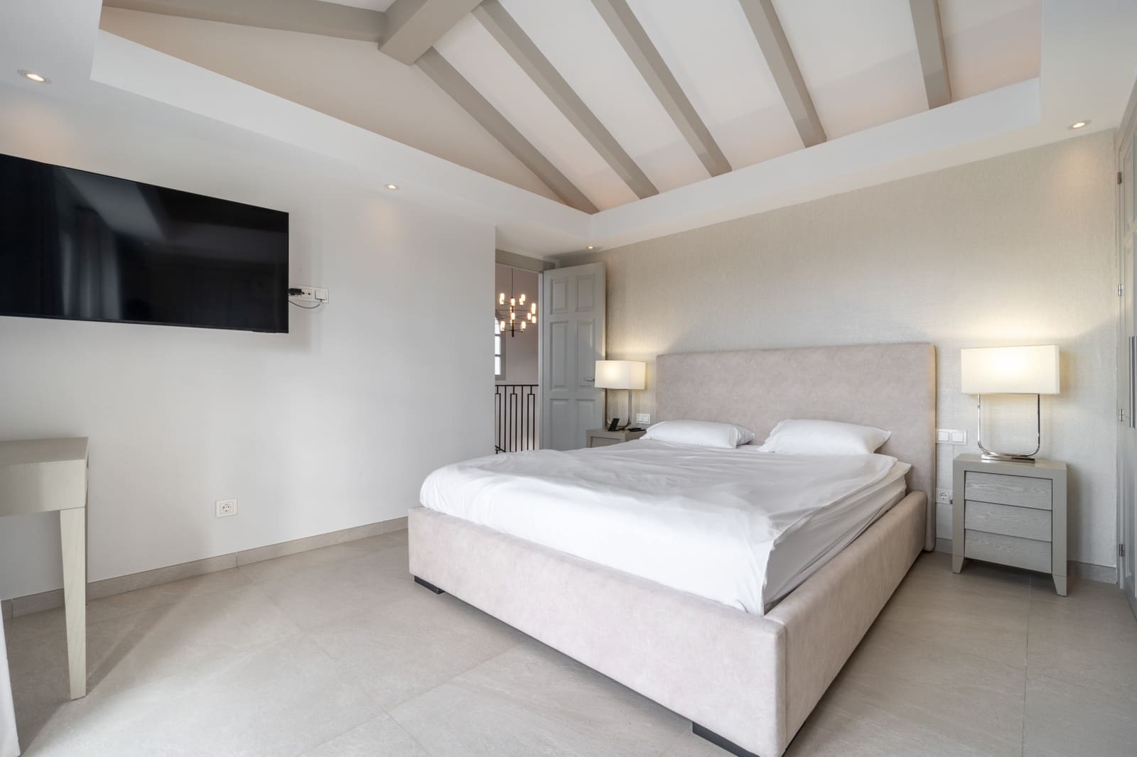 6 bedroom Villa for sale in Marbella with pool garage - € 4,500,000 (Ref: 9513303)