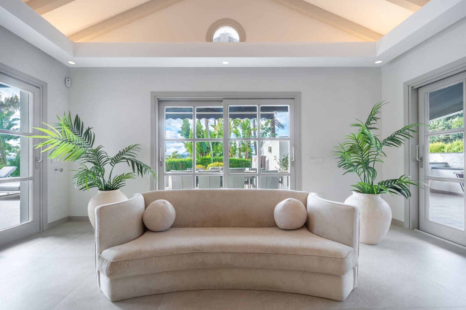 6 bedroom Villa for sale in Marbella with pool garage - € 4,500,000 (Ref: 9513303)