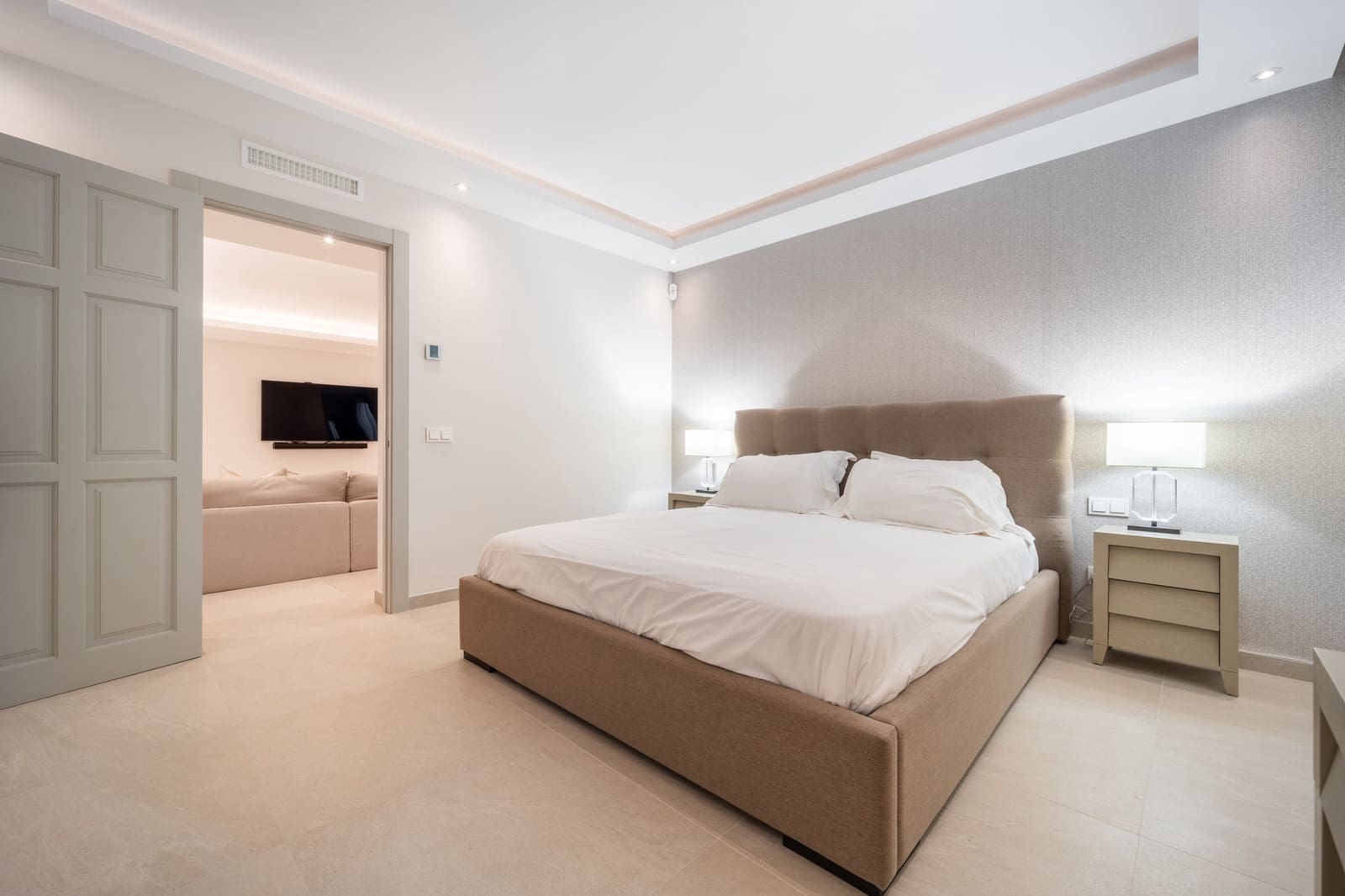 6 bedroom Villa for sale in Marbella with pool garage - € 3,950,000 (Ref: 9513303)