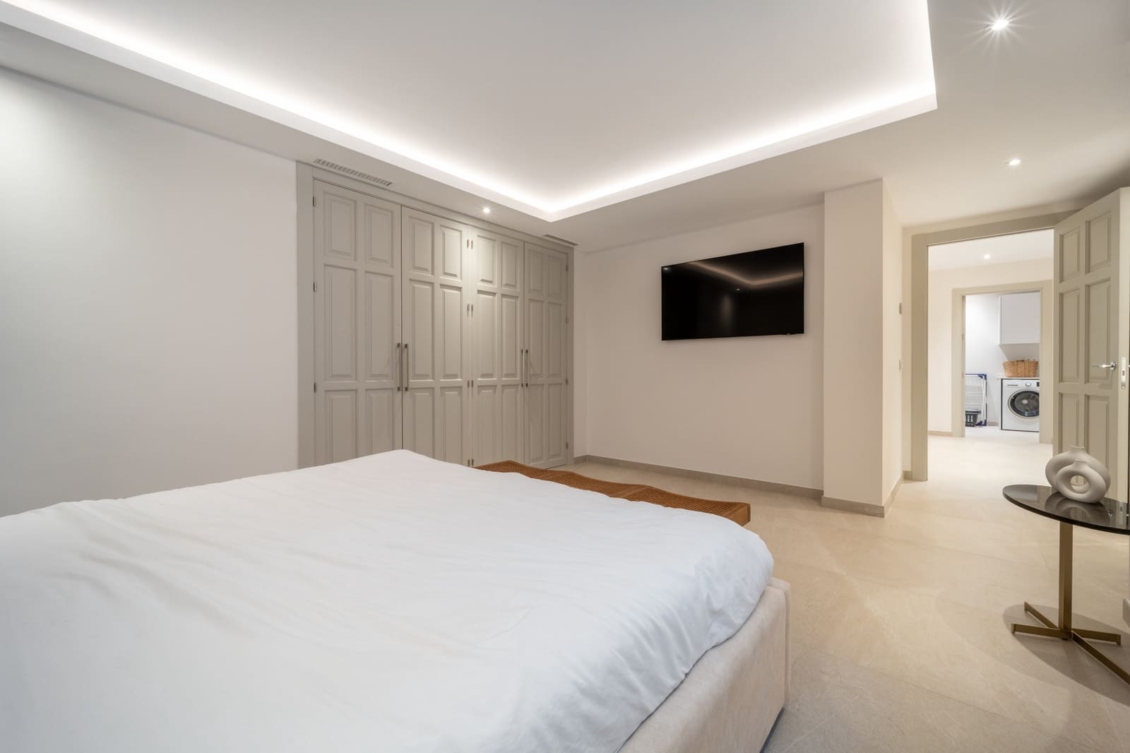 6 bedroom Villa for sale in Marbella with pool garage - € 3,950,000 (Ref: 9513303)