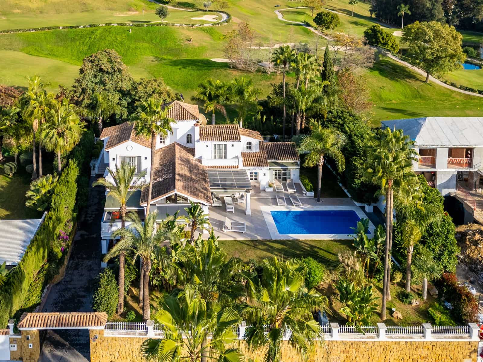 6 bedroom Villa for sale in Marbella with pool garage - € 3,950,000 (Ref: 9513303)