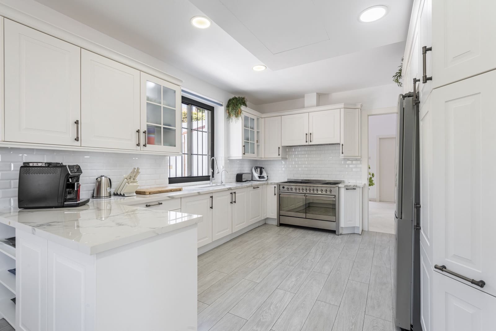 4 slaapkamer Villa te koop in Marbella met zwembad garage - € 3.995.000 (Ref: 9533470)