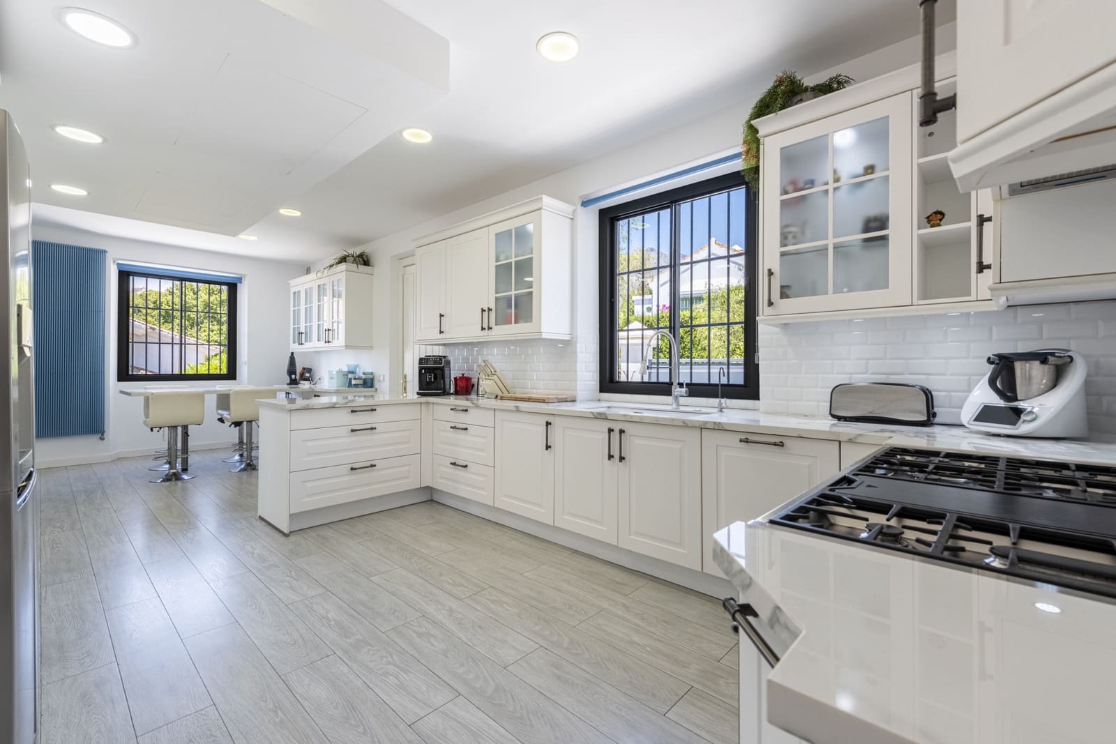 4 slaapkamer Villa te koop in Marbella met zwembad garage - € 3.995.000 (Ref: 9533470)