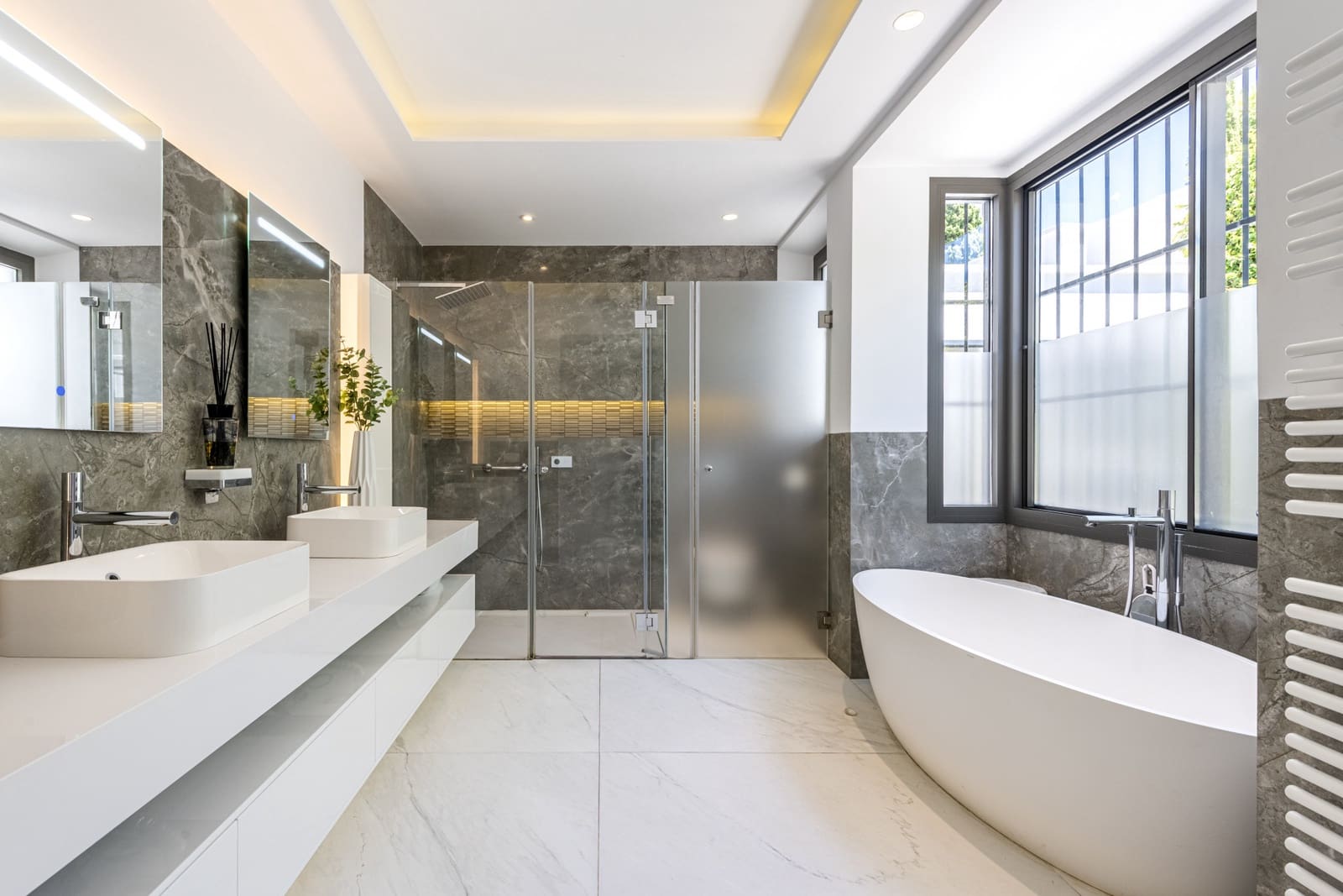 4 slaapkamer Villa te koop in Marbella met zwembad garage - € 3.995.000 (Ref: 9533470)