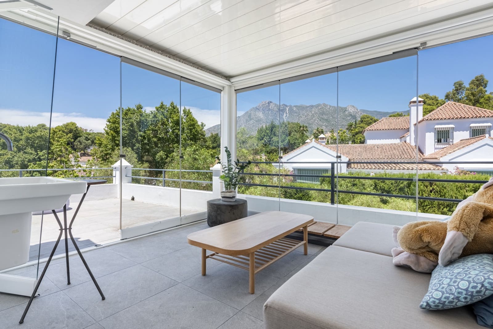 4 slaapkamer Villa te koop in Marbella met zwembad garage - € 3.995.000 (Ref: 9533470)