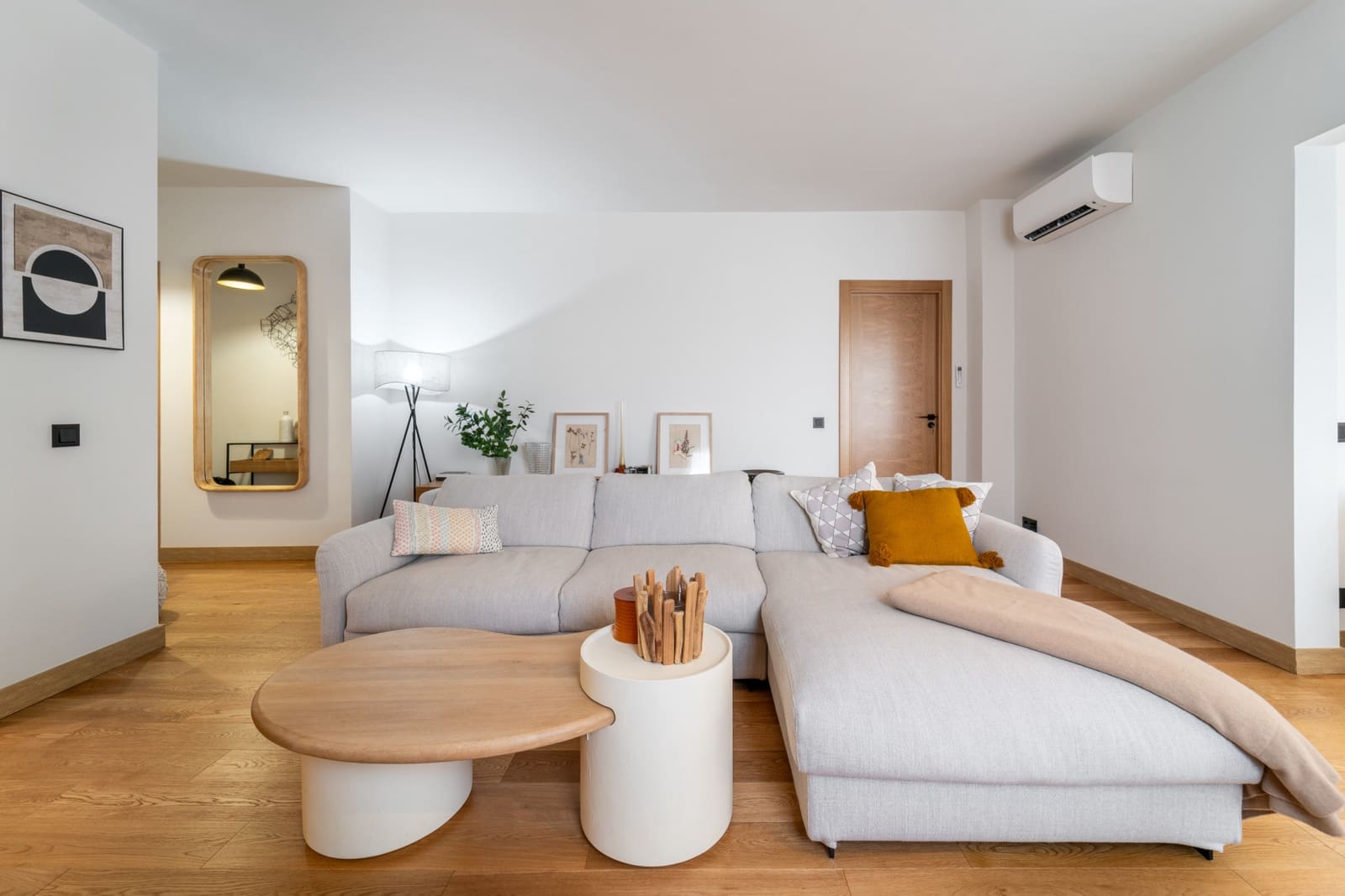 2 bedroom Apartment for sale in Marbella with pool garage - € 1,100,000 (Ref: 9540956)