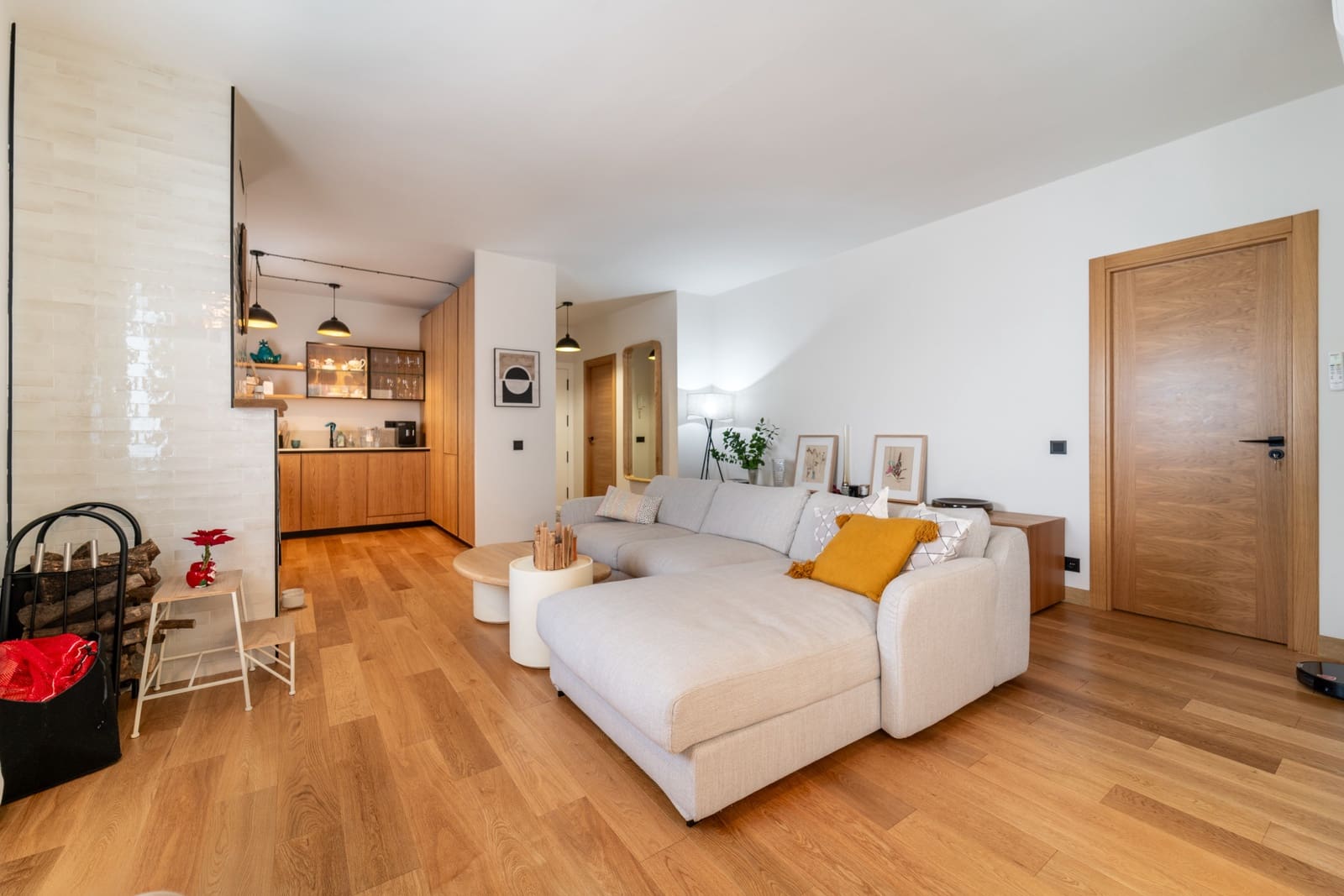 2 bedroom Apartment for sale in Marbella with pool garage - € 1,100,000 (Ref: 9540956)