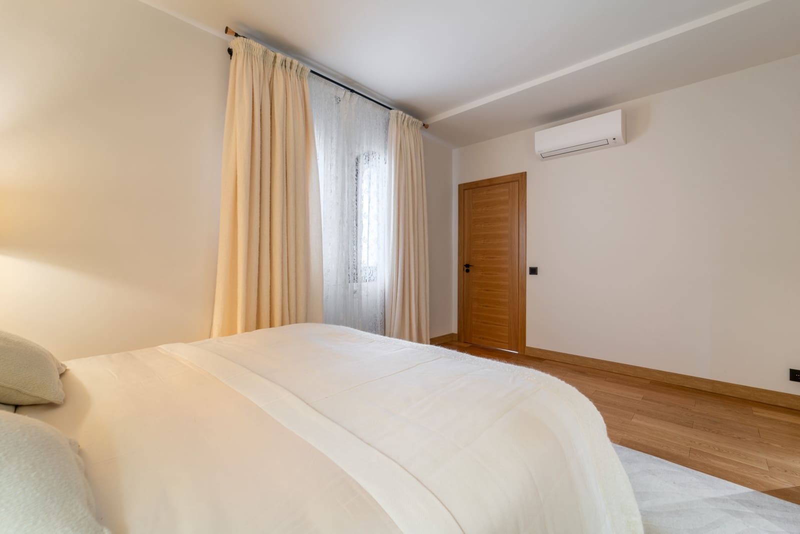 2 bedroom Apartment for sale in Marbella with pool garage - € 1,100,000 (Ref: 9540956)