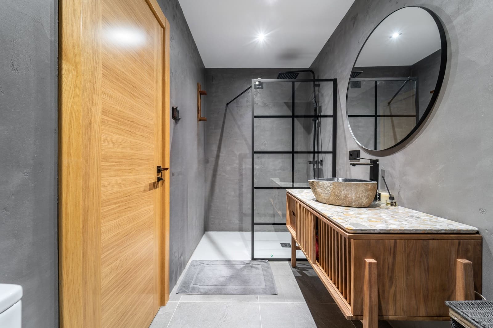 2 bedroom Apartment for sale in Marbella with pool garage - € 1,100,000 (Ref: 9540956)