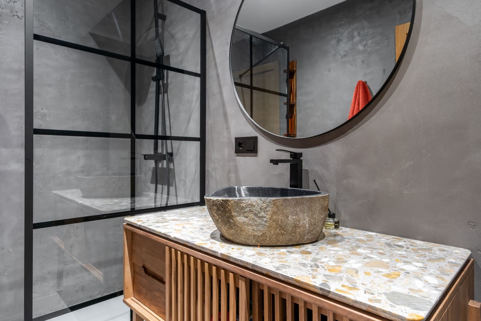 2 bedroom Apartment for sale in Marbella with pool garage - € 1,100,000 (Ref: 9540956)