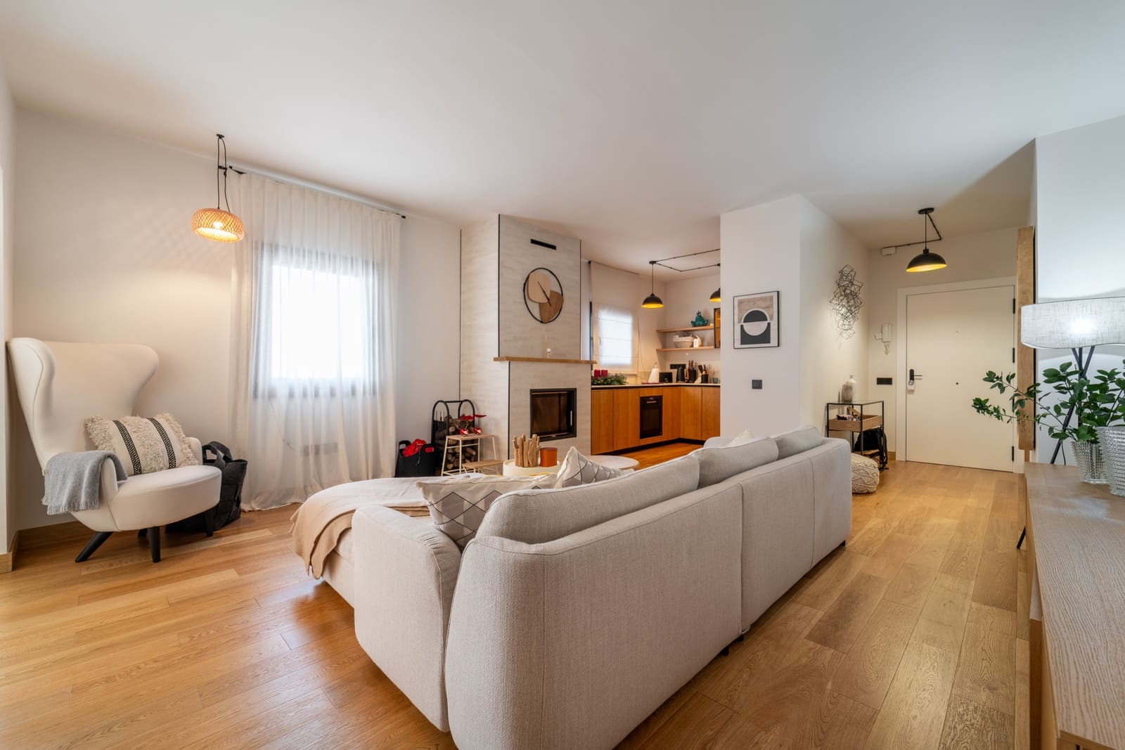 2 bedroom Apartment for sale in Marbella with pool garage - € 1,100,000 (Ref: 9540956)