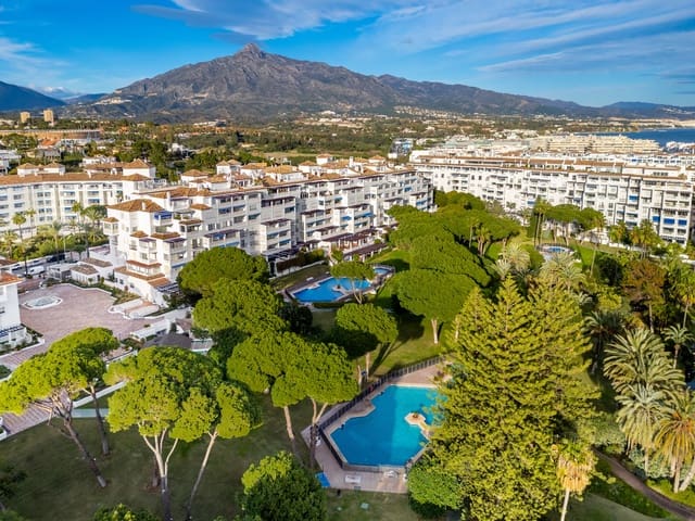 2 makuuhuone Huoneisto myytävänä paikassa Marbella mukana uima-altaan 
autotalli - 1 100 000 € (Ref: 9540956)