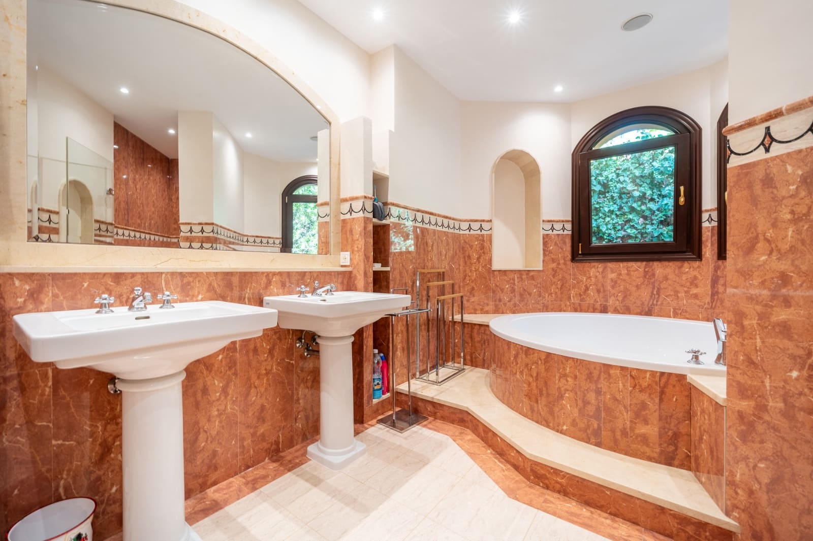 4 chambre Villa/Maison à vendre à Marbella avec piscine garage - 4 900 000 € (Ref: 9540957)