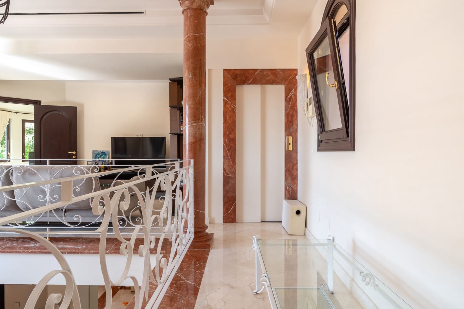 4 bedroom Villa for sale in Marbella with pool garage - € 4,900,000 (Ref: 9540957)