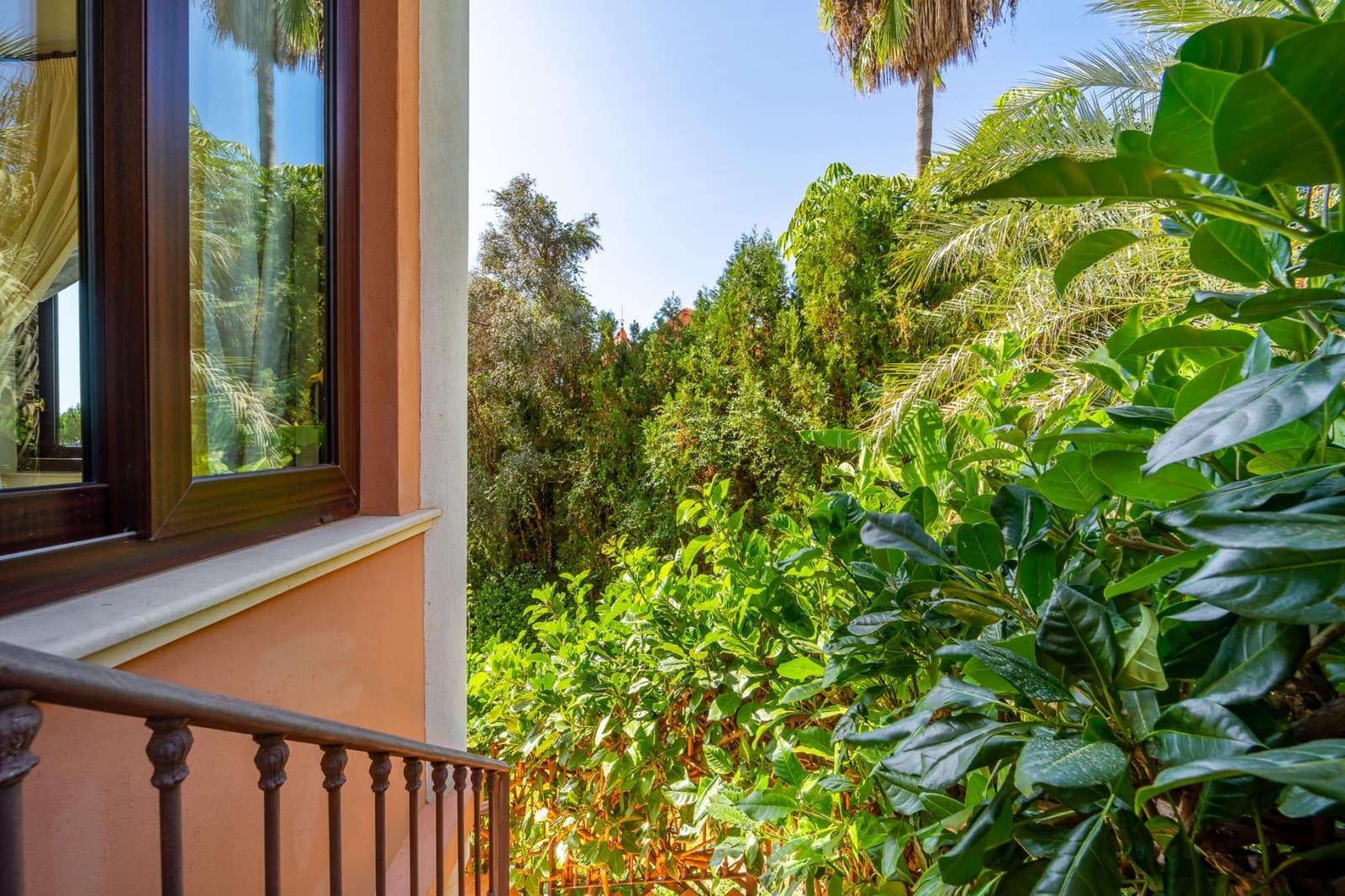 4 bedroom Villa for sale in Marbella with pool garage - € 4,900,000 (Ref: 9540957)