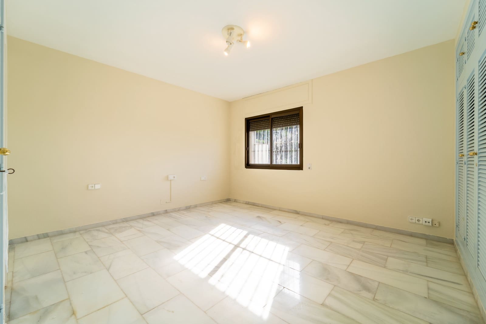 3 slaapkamer Appartement te koop in Marbella met zwembad garage - € 890.000 (Ref: 9564948)