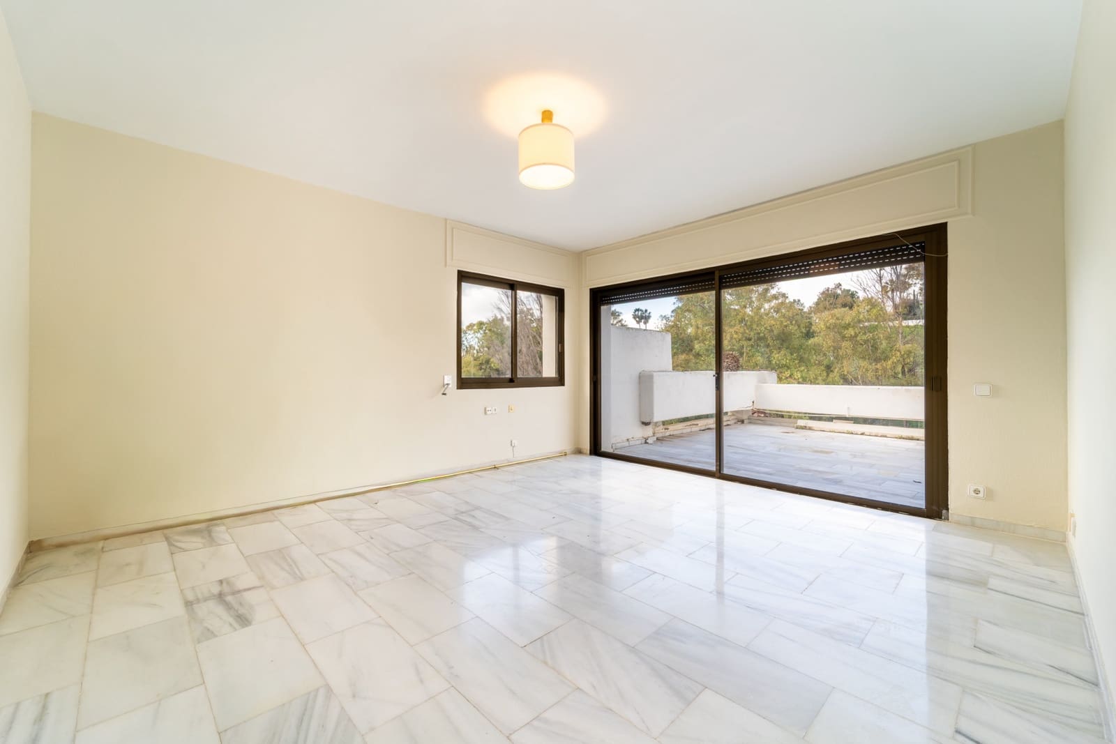 3 slaapkamer Appartement te koop in Marbella met zwembad garage - € 890.000 (Ref: 9564948)